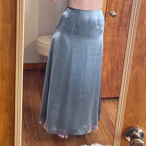 Ann Taylor Silver Metallic Maxi skirt size 4 - Picture 4 of 10